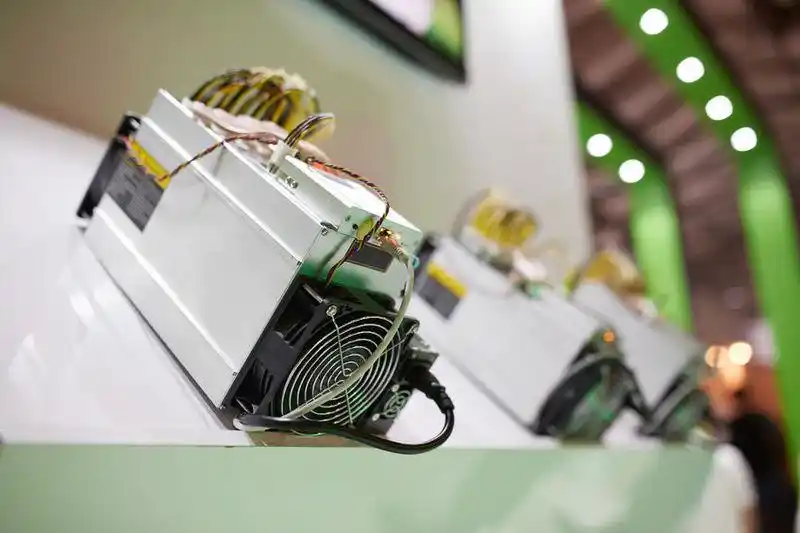 2025 Bitcoin mining hardware options